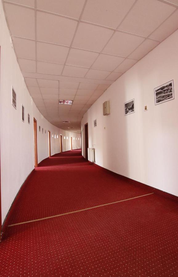 Hotel Tineretului Бухарест Екстер'єр фото